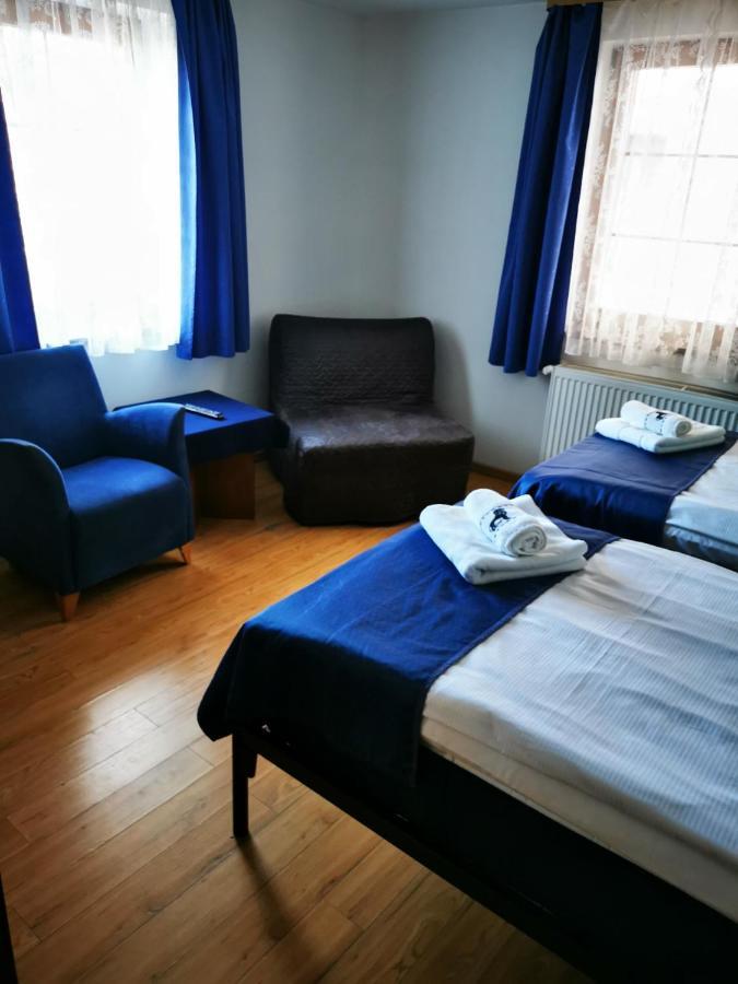 Apartamenty Pod Lwem ชวิดนิตซา ภายนอก รูปภาพ