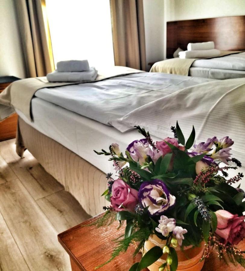 Apartamenty Pod Lwem ชวิดนิตซา ภายนอก รูปภาพ