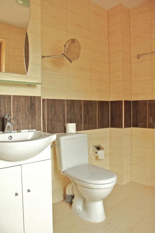 Apartamenty Pod Lwem ชวิดนิตซา ห้อง รูปภาพ