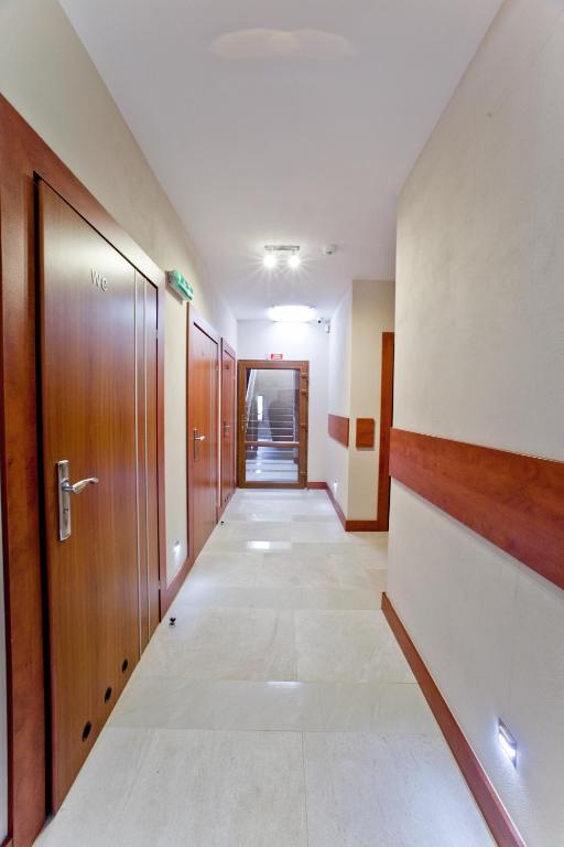 Apartamenty Pod Lwem ชวิดนิตซา ภายนอก รูปภาพ