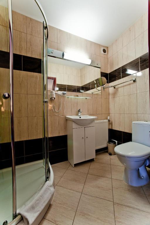 Apartamenty Pod Lwem ชวิดนิตซา ภายนอก รูปภาพ